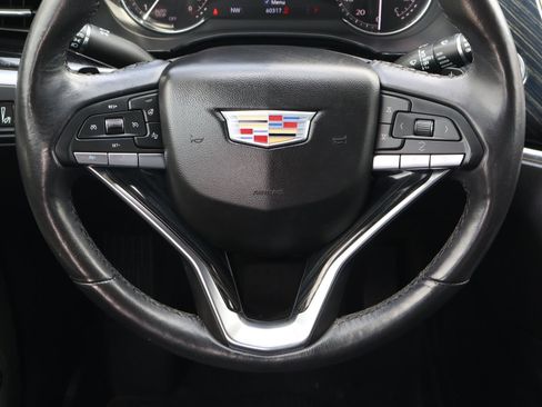 Used 2023 Cadillac XT6 Premium Luxury w/ LPO, Floor Liner Package FWD image 14