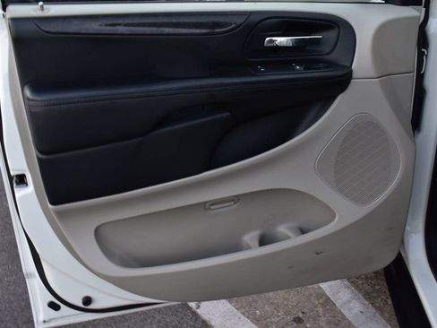 Used 2013 RAM C/V Tradesman image 37