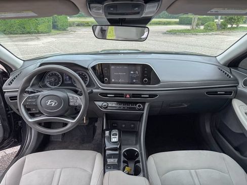 Used 2023 Hyundai Sonata SE w/ Preferred Accessory Package FWD image 14