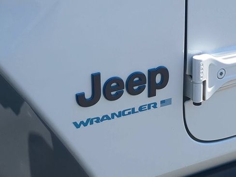Used 2024 Jeep Wrangler Unlimited Rubicon 4xe AWD/4WD image 33