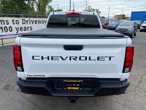 Used 2025 Chevrolet Colorado Trail Boss AWD/4WD image 3