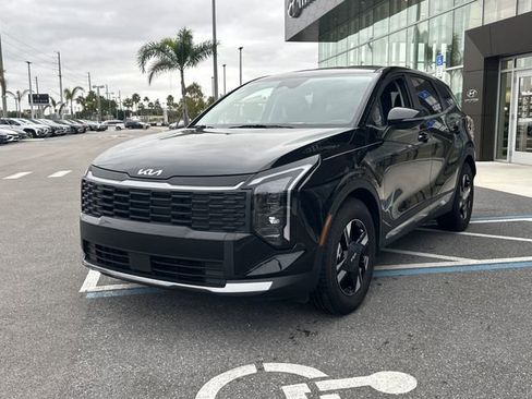 Used 2026 Kia Sportage LX w/ LX Convenience Package image 2