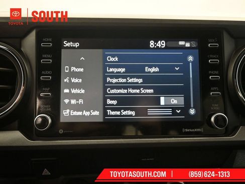 Used 2020 Toyota Tacoma TRD Off-Road AWD/4WD image 19