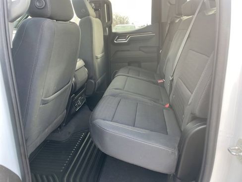 Used 2023 GMC Sierra 1500 SLE image 9