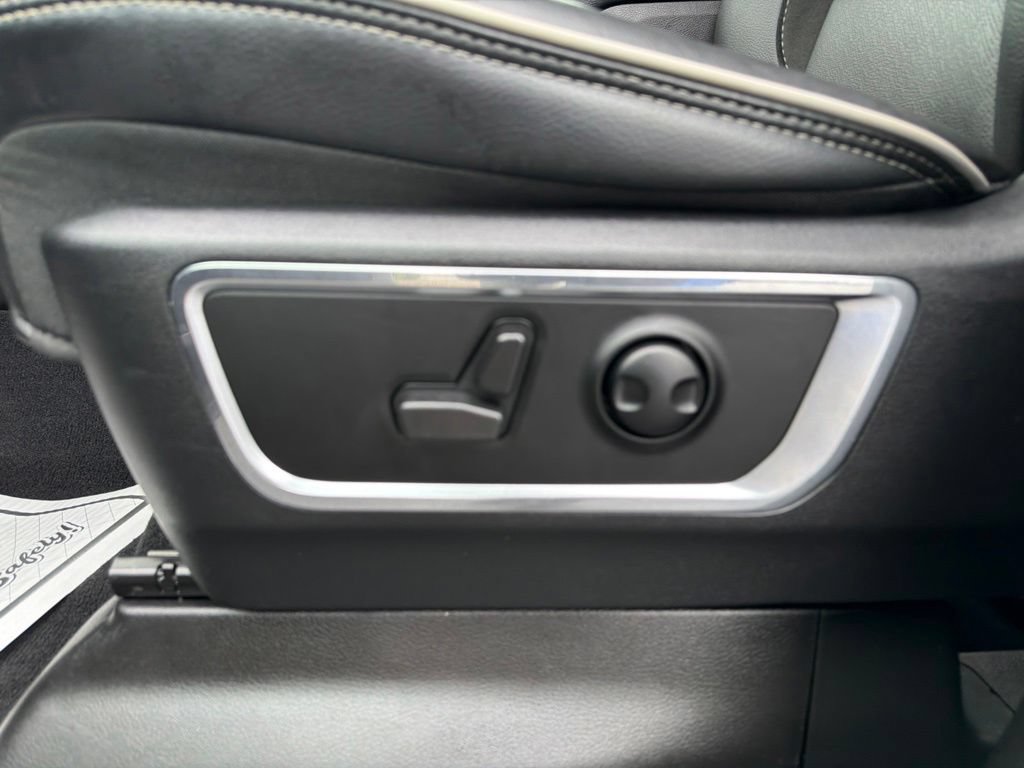 Used 2026 RAM 1500 Laramie AWD/4WD image 14