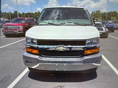 Used 2018 Chevrolet Express 3500 LT w/ LT Preferred Equipment Group RWD image 2