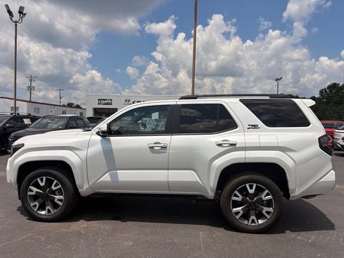Used 2025 Toyota 4Runner TRD Sport AWD/4WD image 4