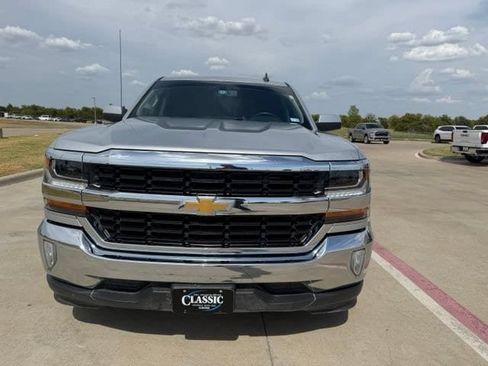 Used 2018 Chevrolet Silverado 1500 LT w/ Texas Edition RWD image 2