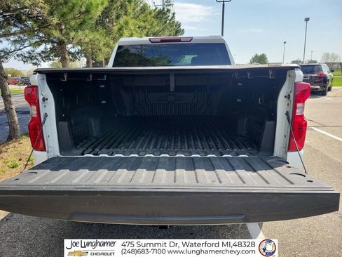 Used 2022 Chevrolet Silverado 1500 LT AWD/4WD image 26