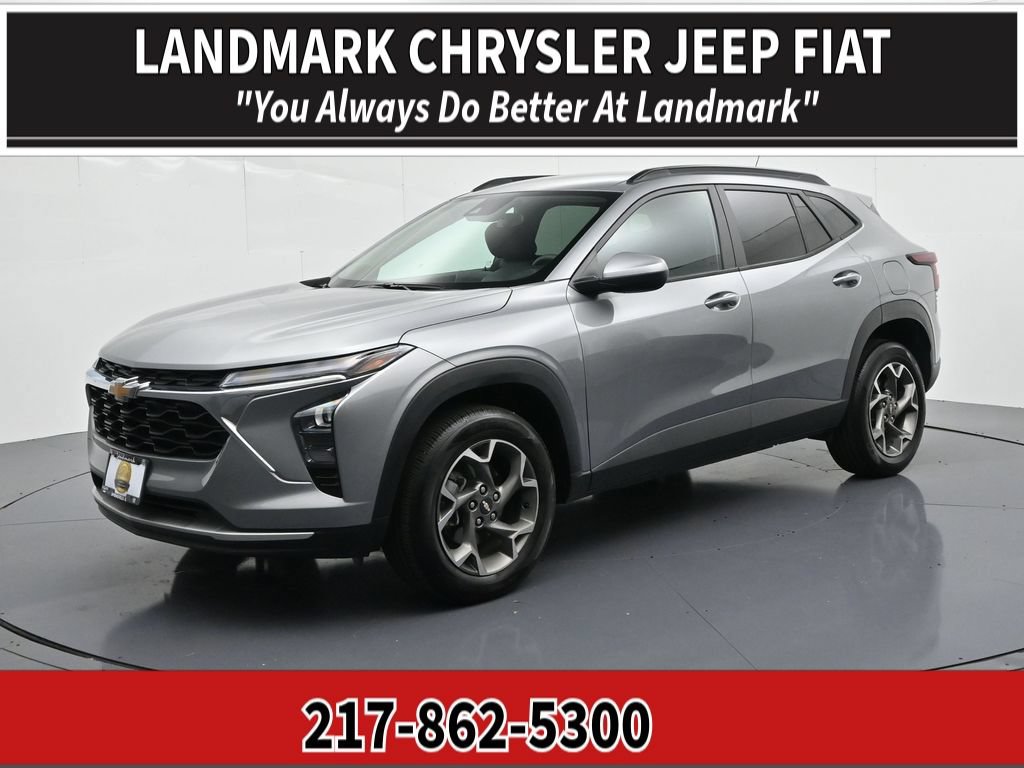 Used 2025 Chevrolet Trax LT FWD image 1