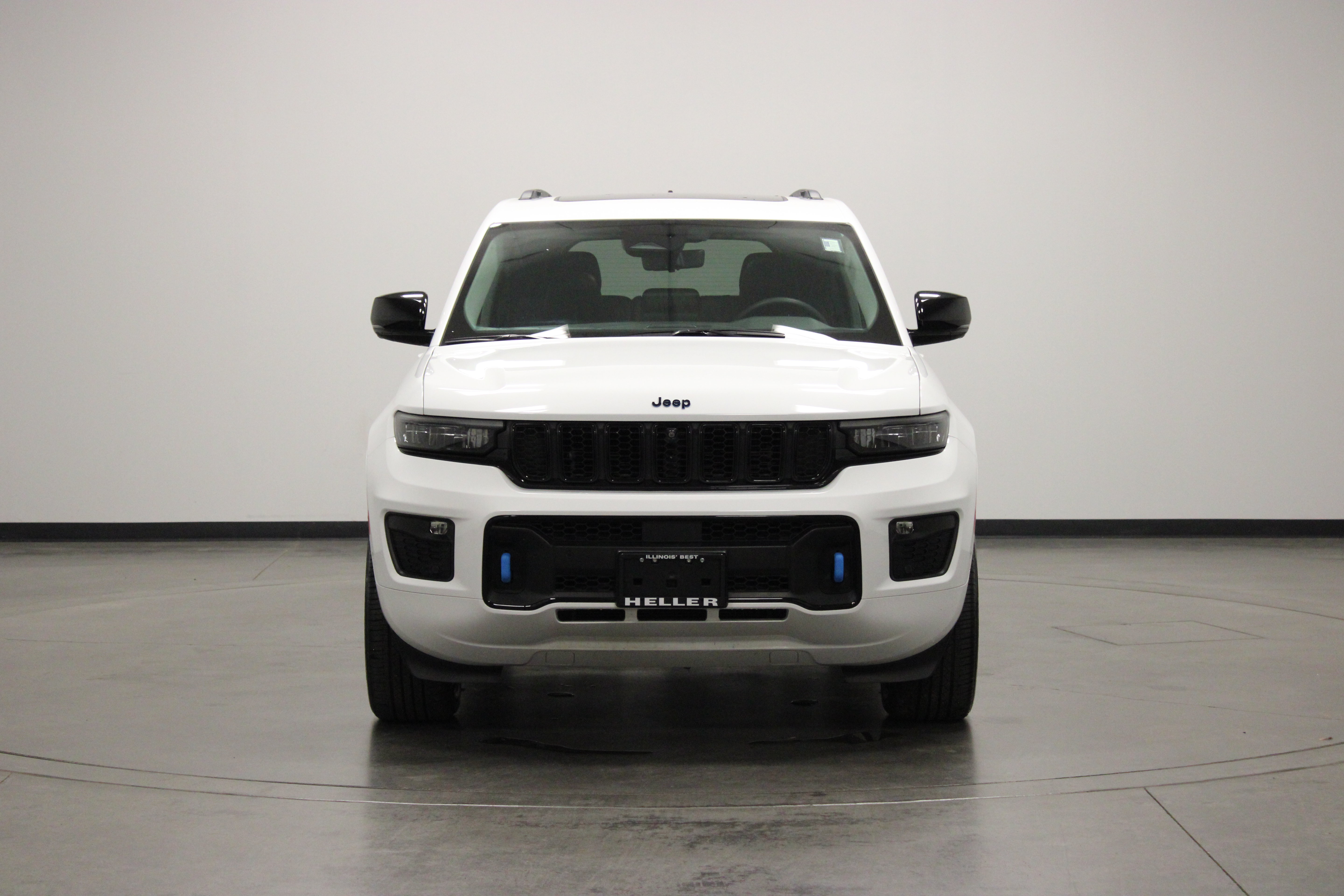 Used 2024 Jeep Grand Cherokee Limited 4xe AWD/4WD image 3
