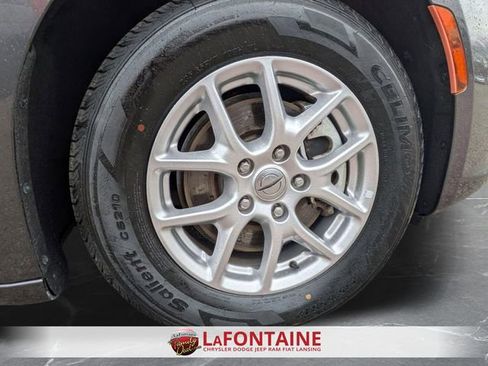 Certified 2023 Chrysler Pacifica Touring-L FWD image 31