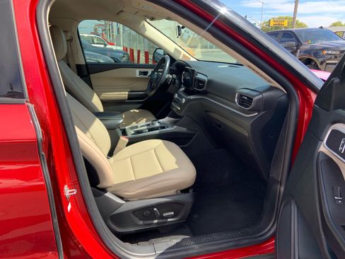 Used 2020 Ford Explorer XLT w/ Equipment Group 202A RWD image 7