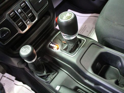 Used 2021 Jeep Wrangler Unlimited Sport AWD/4WD image 17