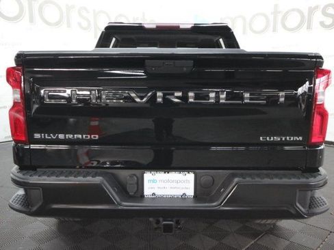 Used 2020 Chevrolet Silverado 1500 Custom w/ Custom Value Package image 5