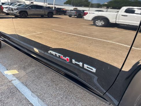 Used 2023 GMC Sierra 2500 AT4 image 6