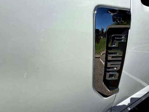 Used 2022 Ford F250 XL w/ Power Equipment Group image 23