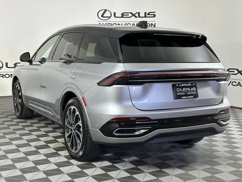 Used 2024 Lincoln Nautilus Reserve w/ Equipment Group 202A AWD/4WD image 9