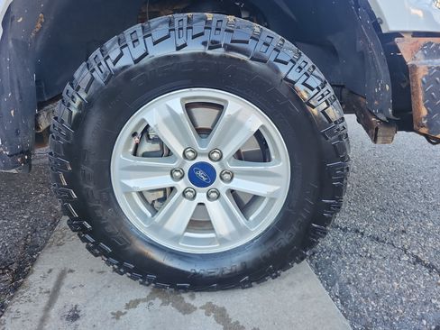 Used 2019 Ford F150 XL w/ Equipment Group 101A Mid AWD/4WD image 10