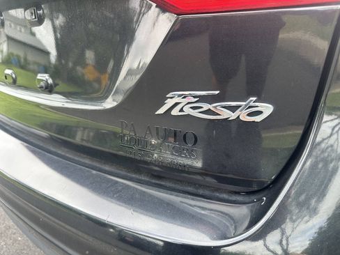 Used 2014 Ford Fiesta SE FWD image 7