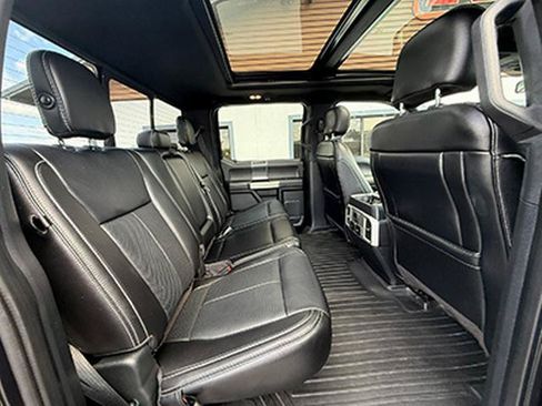 Used 2019 Ford F150 Lariat w/ Equipment Group 502A Luxury AWD/4WD image 19
