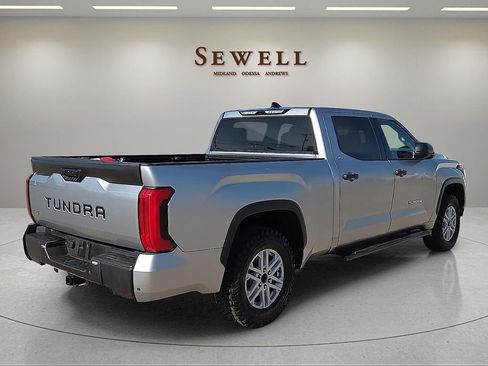 Used 2022 Toyota Tundra SR5 AWD/4WD image 4