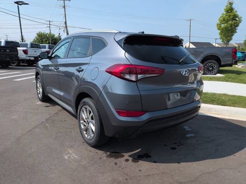 Used 2017 Hyundai Tucson SE w/ SE Popular Package 02 FWD image 3
