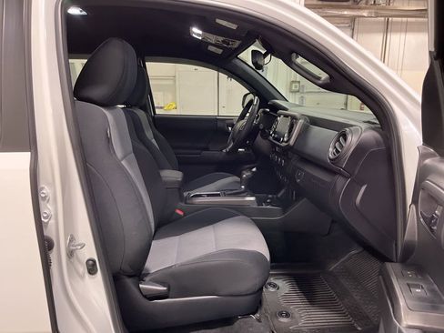 Used 2023 Toyota Tacoma TRD Off-Road w/ Technology Package image 27