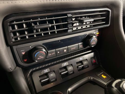 Used 2021 Nissan GT-R Premium AWD/4WD image 39