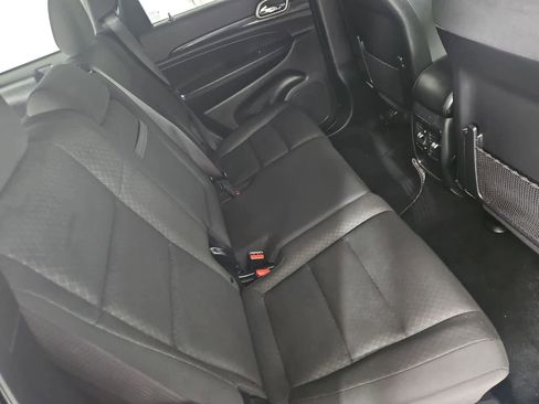 Used 2019 Jeep Grand Cherokee Laredo AWD/4WD image 20