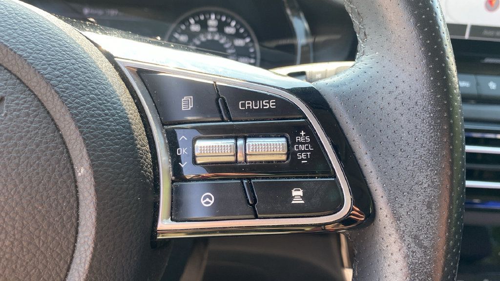 Used 2022 Kia Seltos SX w/ Sunroof Package AWD/4WD image 23