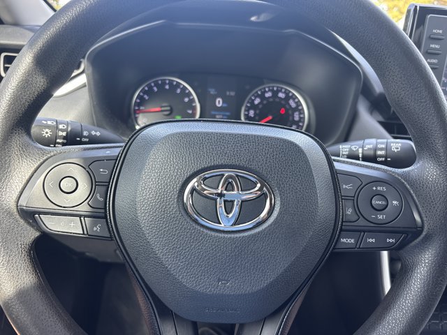 Used 2021 Toyota RAV4 XLE w/ Convenience Package FWD image 24