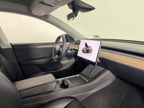 Used 2023 Tesla Model Y Performance AWD/4WD image 29