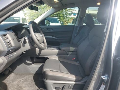 New 2026 Nissan Pathfinder SL image 14