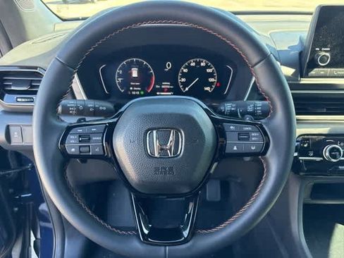 Used 2025 Honda Pilot Sport image 14