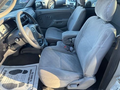 Used 2003 Toyota Tacoma Base image 29