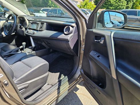 Used 2015 Toyota RAV4 Limited w/ Technology Package AWD/4WD image 10