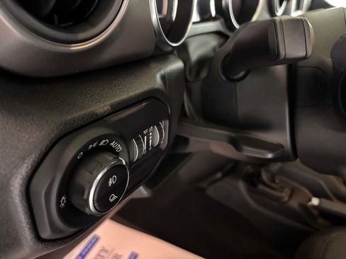Used 2022 Jeep Gladiator Sport AWD/4WD image 18