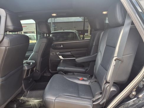 Used 2024 Toyota Sequoia Platinum AWD/4WD image 18