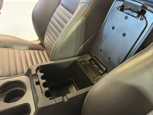 Used 2010 Dodge Challenger R/T image 21