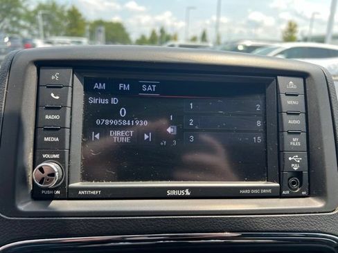 Used 2018 Dodge Grand Caravan SE FWD image 19