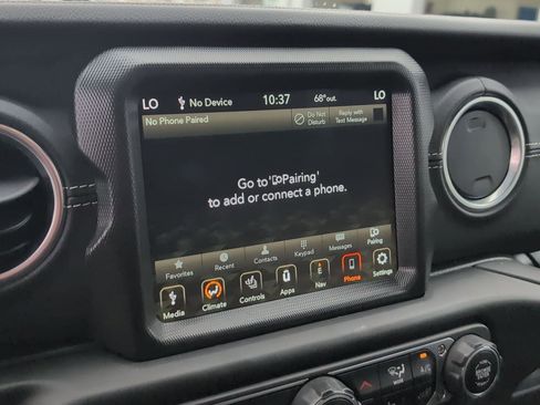 Used 2023 Jeep Wrangler Sahara w/ Cold Weather Group image 31