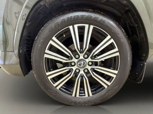 Used 2023 Lexus LX 600 4WD w/ Accessory Package (Z1) image 25