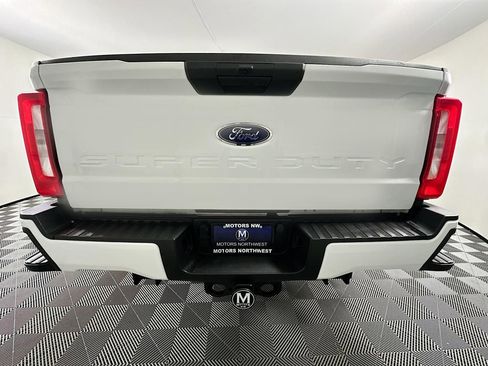 Used 2024 Ford F350 XLT image 10