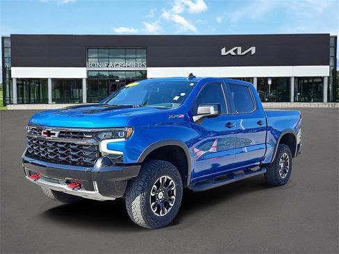 Used 2022 Chevrolet Silverado 1500 ZR2 image 2