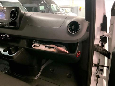 Used 2019 Mercedes-Benz Sprinter 170 image 22