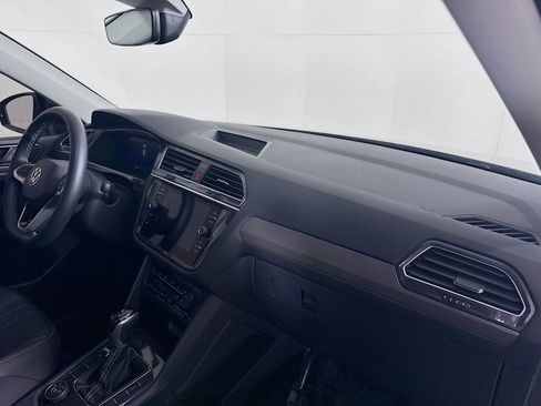 Certified 2023 Volkswagen Tiguan SE w/ Panoramic Sunroof Package image 26