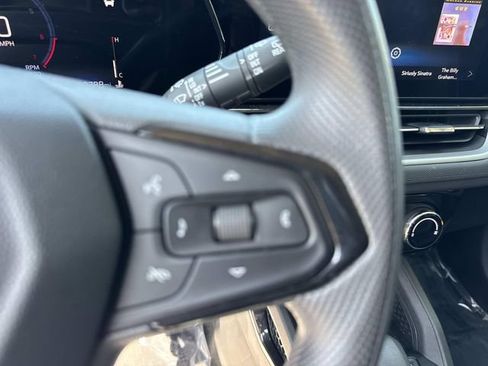 Used 2025 Chevrolet TrailBlazer LT FWD image 29