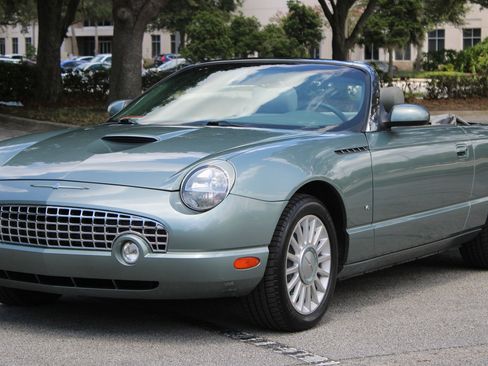 Used 2004 Ford Thunderbird Pacific Coast RWD image 2