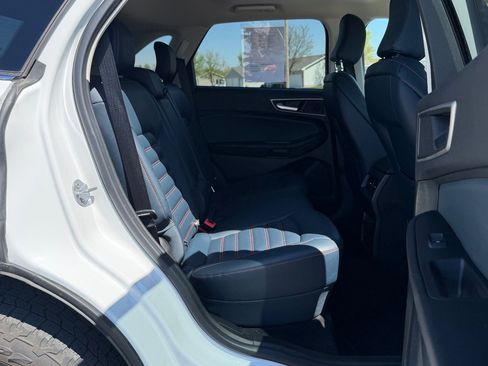 Certified 2022 Ford Edge SEL w/ Sport Appearance Package AWD/4WD image 24